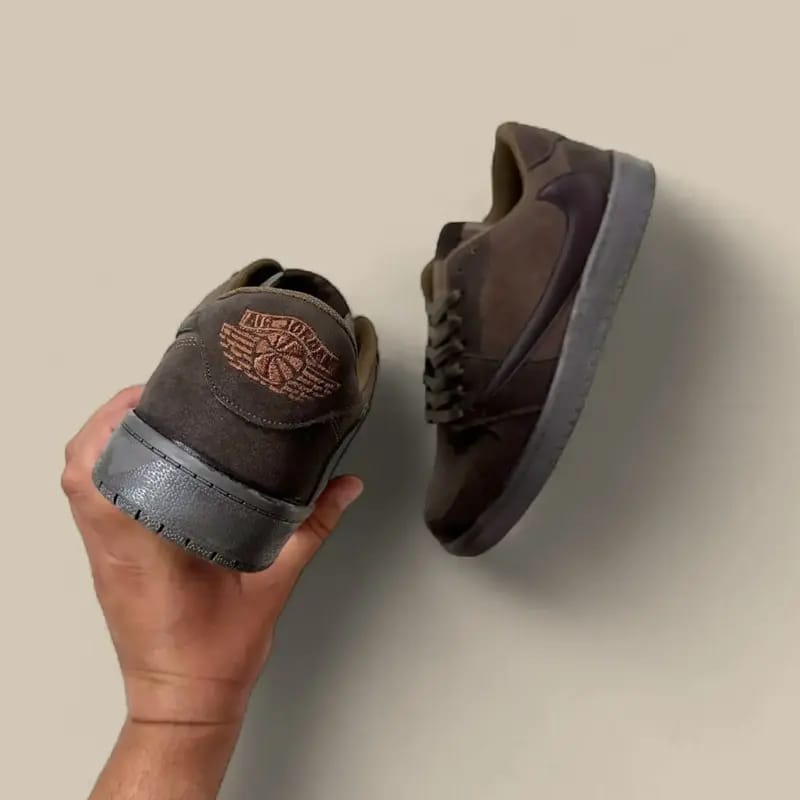Travis Scott Velvet